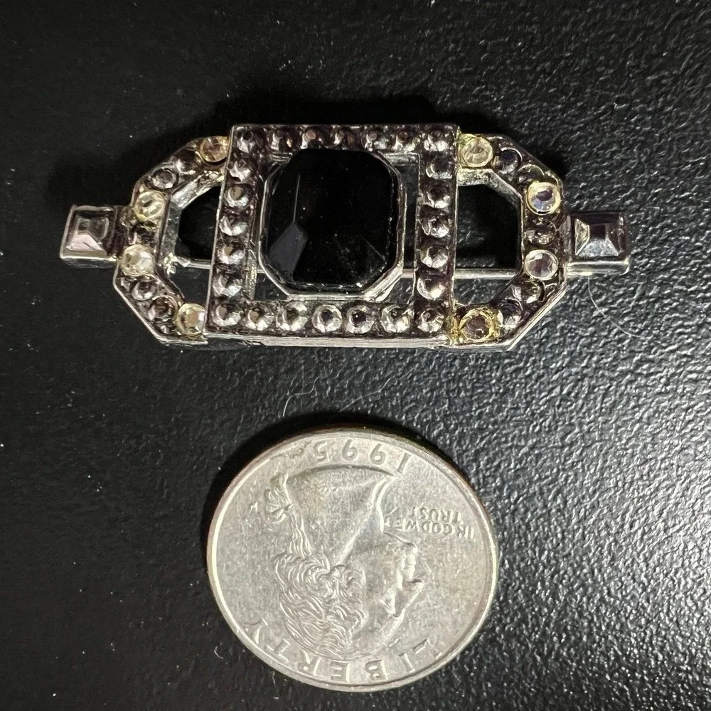 Vintage Rectangular Brooch Clear Rhinestone Black Stone‎ Center Silver Tone Pin